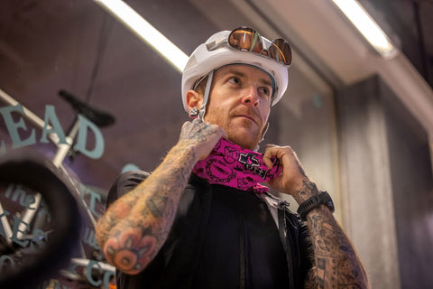 Muc-Off Lightweight Neck Gaiter - Pink Punk