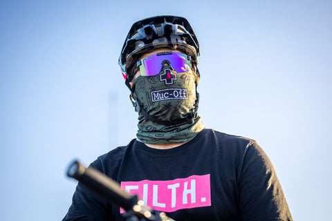 Muc-Off Lightweight Neck Gaiter - Green Punk