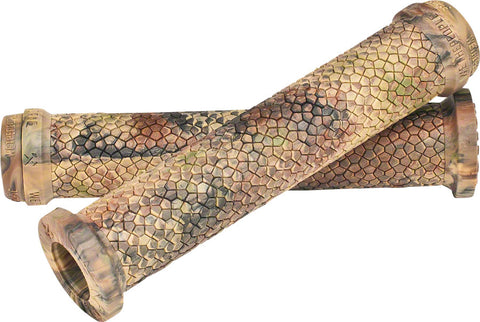 We The People Raptor Grips - Camouflage